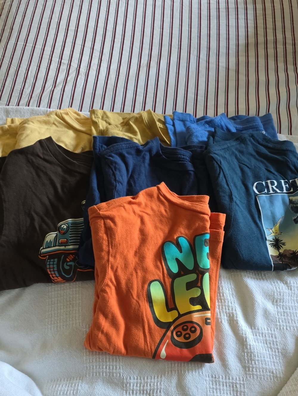 Kids Short-Sleeve Graphic Tee Lot (7)